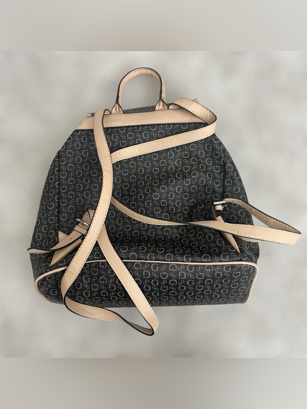 Guess drawstring Backpack - Picture 2 of 6